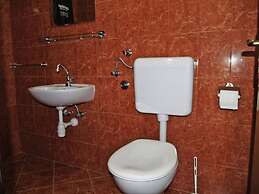 Spacious Robinson House Iris With Pool