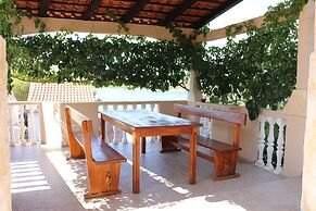 Spacious Robinson House Iris With Pool