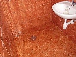 Spacious Robinson House Iris With Pool