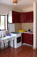 Spacious Robinson House Iris With Pool