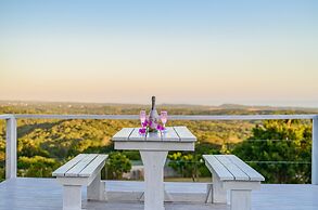 Spaciousviewsbalcony2-bedroomsen-suitenetflix