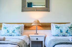 Spaciousviewsbalcony2-bedroomsen-suitenetflix