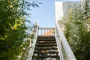 Spaciousviewsbalcony2-bedroomsen-suitenetflix