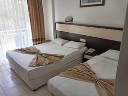 Club Marakesh Beach Hotel