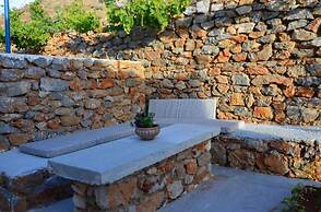 Stone Villa II in Petres