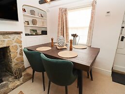 Hobbes Cottage