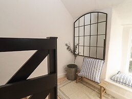 Hobbes Cottage