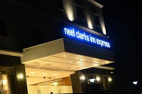 Neel Clarks Inn Express Agra