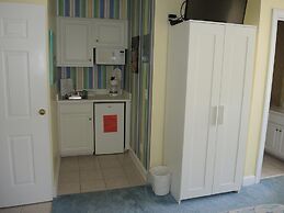 1503l Home by Redawning