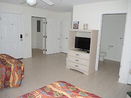 Golf Course Onsite Home 3008L with Outdoor Pool and Resort Amenities b