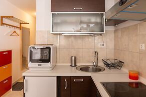 Modern apt With Terrace 4 min Walk to the Beach