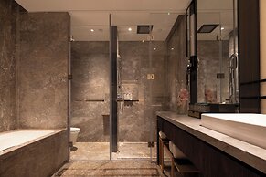 HUALUXE Yibin by IHG