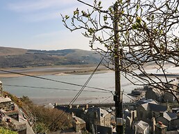 2 Bwth Mawr