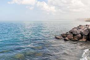 Lakeshore 3BR 2 5BA Townhome 1 min to the Beach