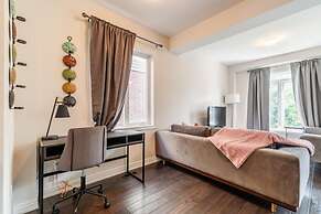 Lakeshore 3BR 2 5BA Townhome 1 min to the Beach