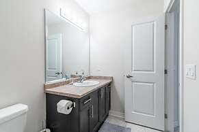 Lakeshore 3BR 2 5BA Townhome 1 min to the Beach