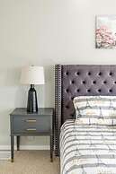 Unique Townhome Private HOT TUB Gym Sauna BBQ Playground Garage