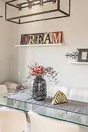 Unique Townhome Private HOT TUB Gym Sauna BBQ Playground Garage