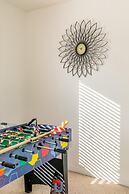 Unique Townhome Private HOT TUB Gym Sauna BBQ Playground Garage