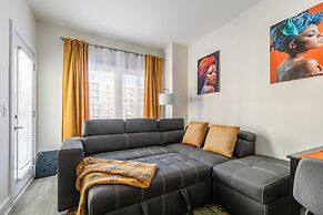 4BR 3BA Townhouse on Lake Ontario Free Parking Gym