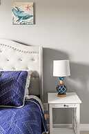 Luxury 3BR 2 5BA Townhome Private HOT TUB GYM BBQ Sauna