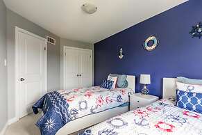 Luxury 3BR 2 5BA Townhome Private HOT TUB GYM BBQ Sauna