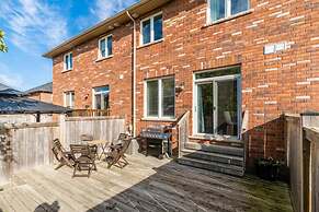 Luxury 3BR 2 5BA Townhome Private HOT TUB GYM BBQ Sauna