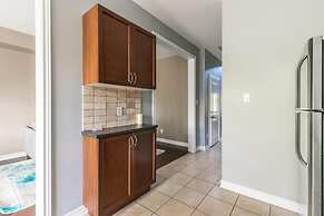 Luxury 3BR 2 5BA Townhome Private HOT TUB GYM BBQ Sauna