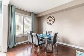 Luxury 3BR 2 5BA Townhome Private HOT TUB GYM BBQ Sauna