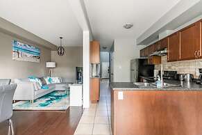 Luxury 3BR 2 5BA Townhome Private HOT TUB GYM BBQ Sauna