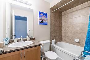 Luxury 3BR 2 5BA Townhome Private HOT TUB GYM BBQ Sauna