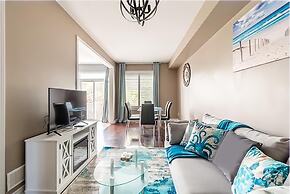 Luxury 3BR 2 5BA Townhome Private HOT TUB GYM BBQ Sauna