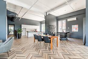 Bee s Loft Free Parking Gym