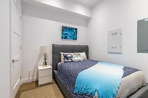 2BR 2 Storey Loft Free Parking Gym