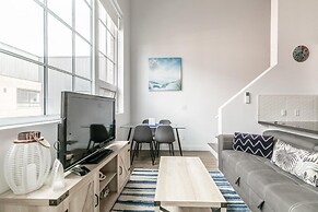 2BR 2 Storey Loft Free Parking Gym