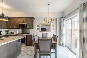 Modern Lakeshore 3BR 3BA TH Free Parking BBQ