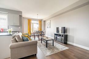 Modern Lakeshore 3BR 3BA TH Free Parking BBQ