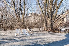 Modern Lakeshore 3BR 3BA TH Free Parking BBQ