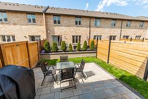 Modern Lakeshore 3BR 3BA TH Free Parking BBQ