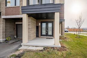 Modern Lakeshore 3BR 3BA TH Free Parking BBQ
