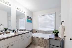 Modern Lakeshore 3BR 3BA TH Free Parking BBQ