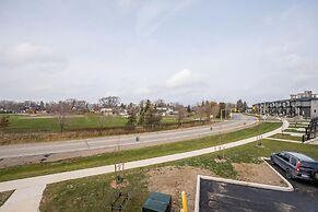 Modern Lakeshore 3BR 3BA TH Free Parking BBQ