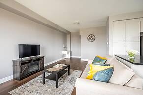 Modern Lakeshore 3BR 3BA TH Free Parking BBQ