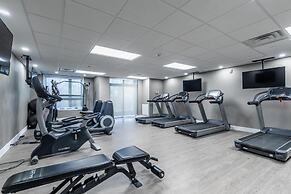 Modern Lakeshore 3BR 3BA TH Free Parking BBQ