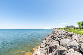 Modern Lakeshore 3BR 3BA TH Free Parking BBQ