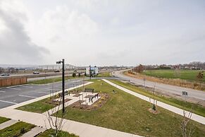 Modern Lakeshore 3BR 3BA TH Free Parking BBQ