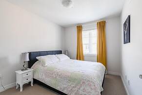 Modern Lakeshore 3BR 3BA TH Free Parking BBQ