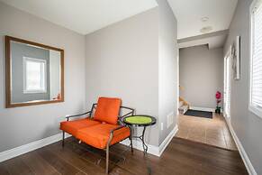 Modern Lakeshore 3BR 3BA TH Free Parking BBQ