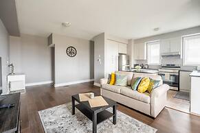 Modern Lakeshore 3BR 3BA TH Free Parking BBQ