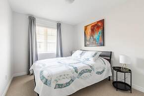 Modern Lakeshore 3BR 3BA TH Free Parking BBQ